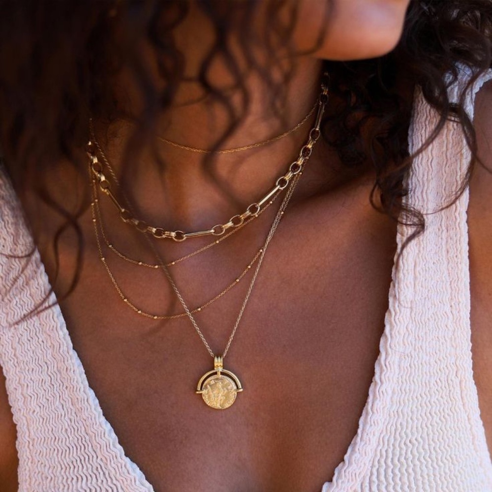 NIB Missoma Lucy Williams Medium Roman Arc Coin Pendant Necklace Gold